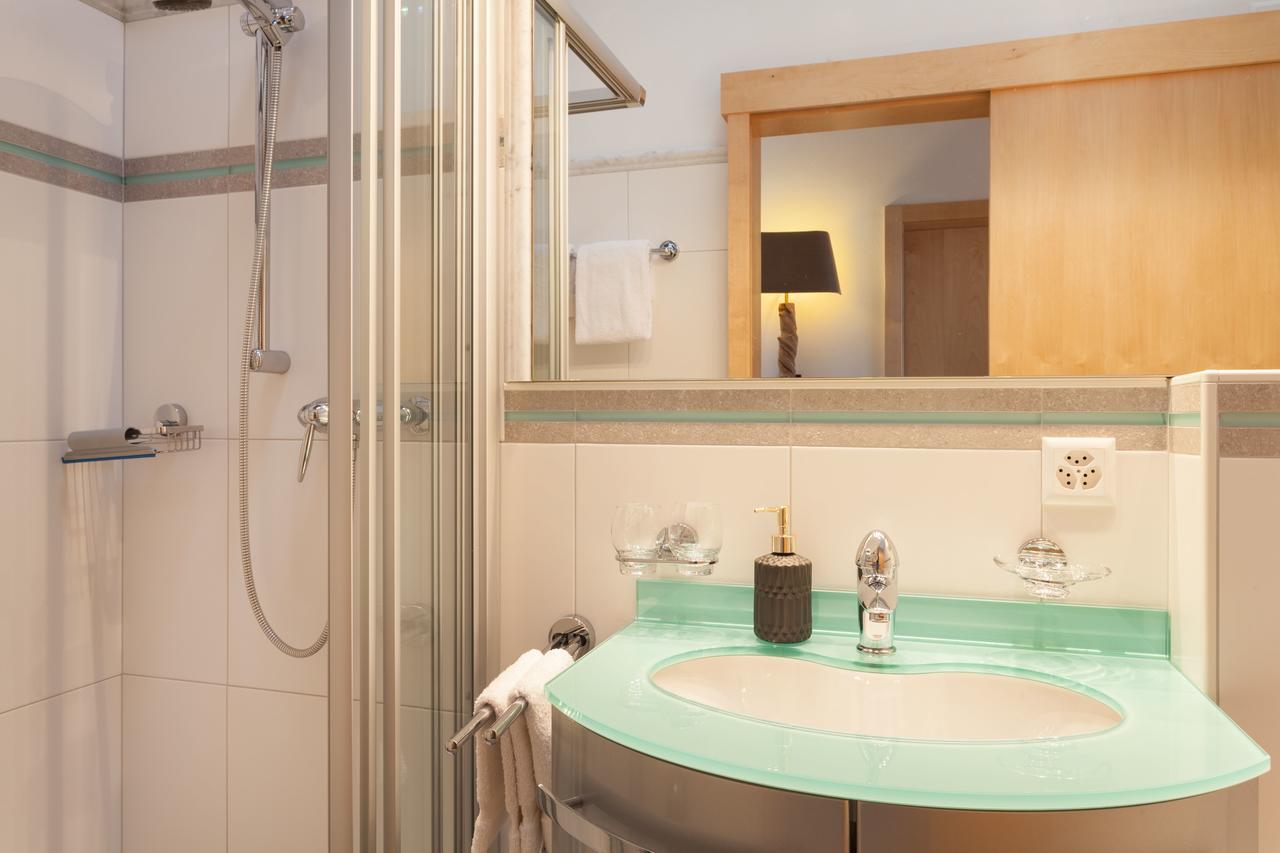 Vrony Apartments By Hotel Walliserhof Zermatt Ngoại thất bức ảnh